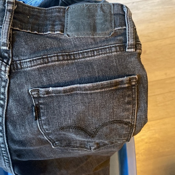 Levi 721 High Rise Skinny sz 27 grey wash distressed raw hem EUC - Picture 3 of 3